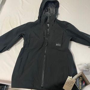 Gortex women’s jacket (women’s small)